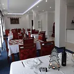 Pinerose Szálloda 4*
