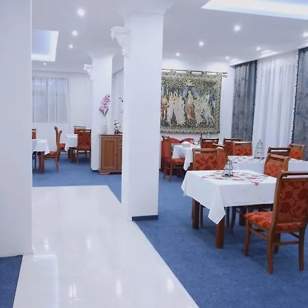 Pinerose Hotel