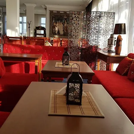 Pinerose Hotel